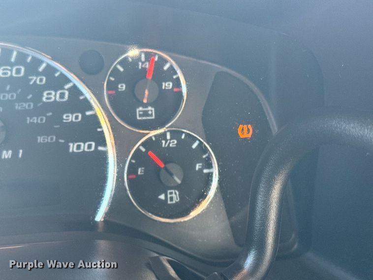 image for item EG8075 2019 Chevrolet Express 3500 box truck