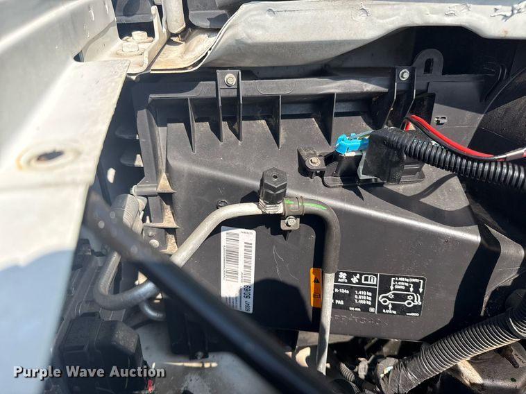 image for item EG8075 2019 Chevrolet Express 3500 box truck