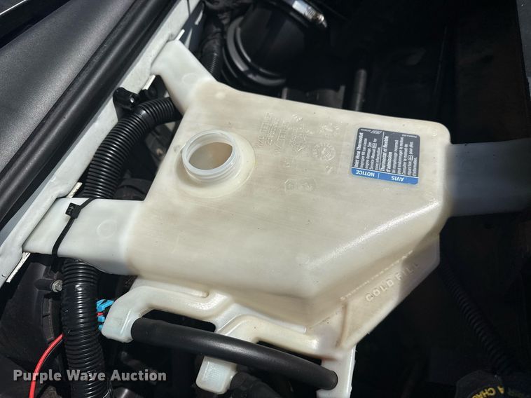 image for item EG8075 2019 Chevrolet Express 3500 box truck