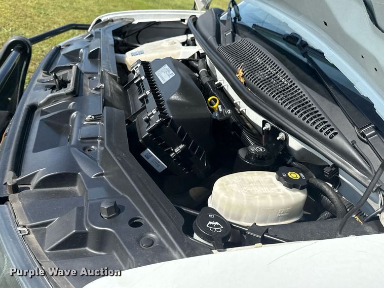 image for item EG8075 2019 Chevrolet Express 3500 box truck