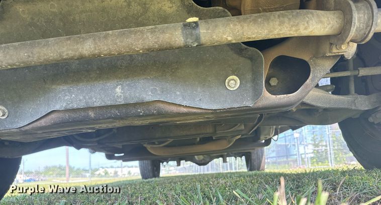 image for item EG8075 2019 Chevrolet Express 3500 box truck