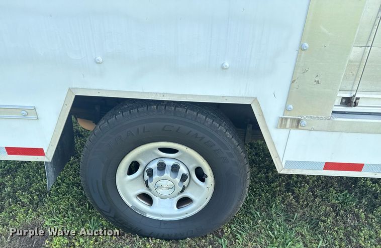 image for item EG8075 2019 Chevrolet Express 3500 box truck