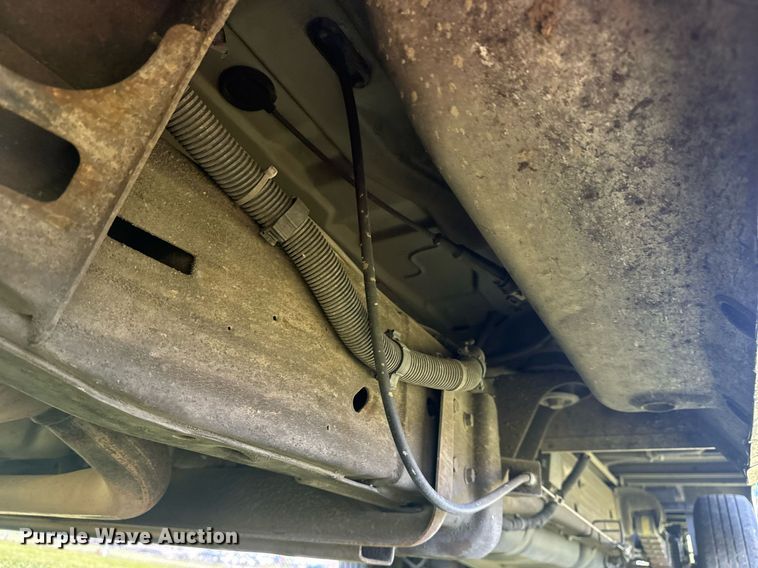 image for item EG8075 2019 Chevrolet Express 3500 box truck