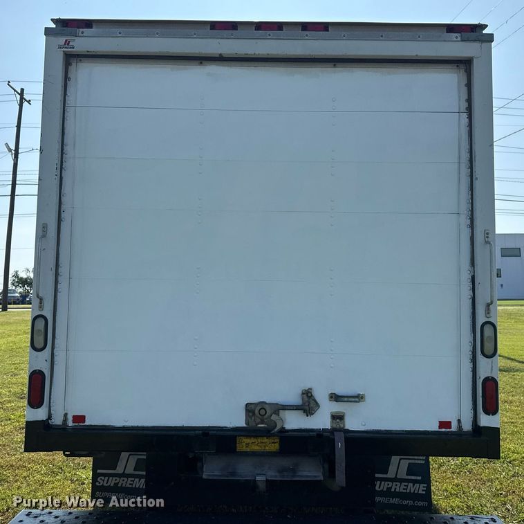 image for item EG8076 2011 Ford E350 Super Duty box truck