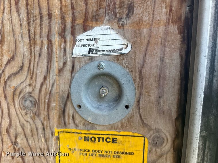 image for item EG8076 2011 Ford E350 Super Duty box truck