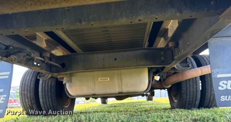 image for item EG8076 2011 Ford E350 Super Duty box truck