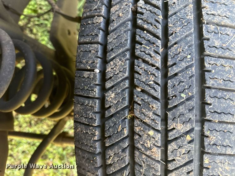 image for item EG8076 2011 Ford E350 Super Duty box truck