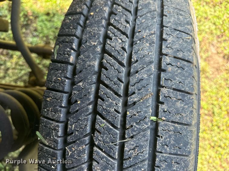 image for item EG8076 2011 Ford E350 Super Duty box truck