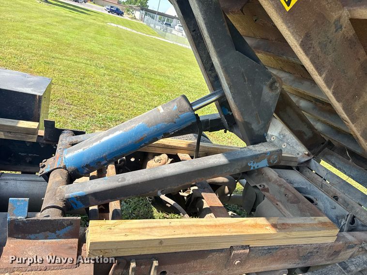 image for item EG8077 1996 Chevrolet C3500 dump bed pickup truck