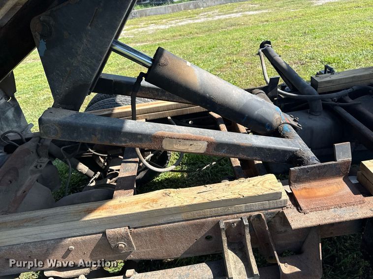 image for item EG8077 1996 Chevrolet C3500 dump bed pickup truck