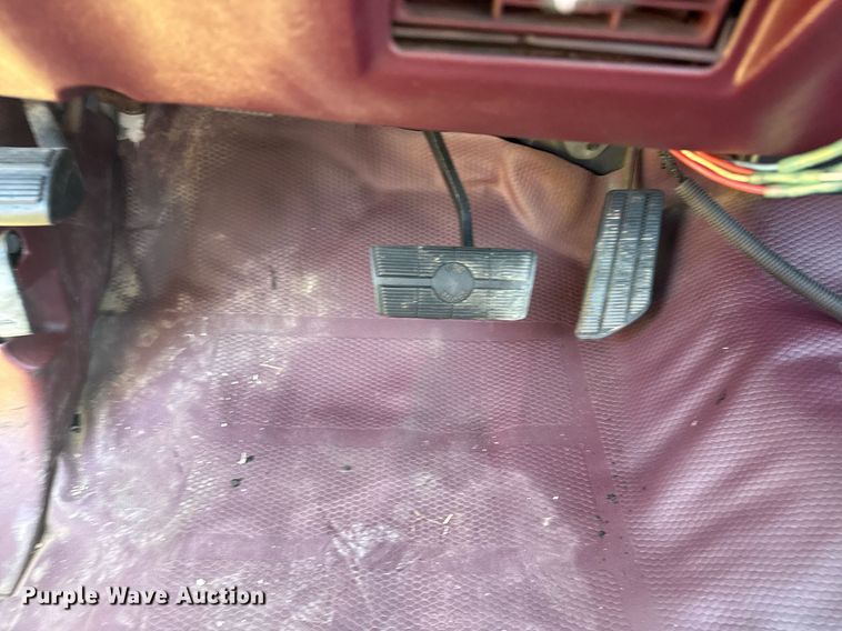 image for item EG8077 1996 Chevrolet C3500 dump bed pickup truck