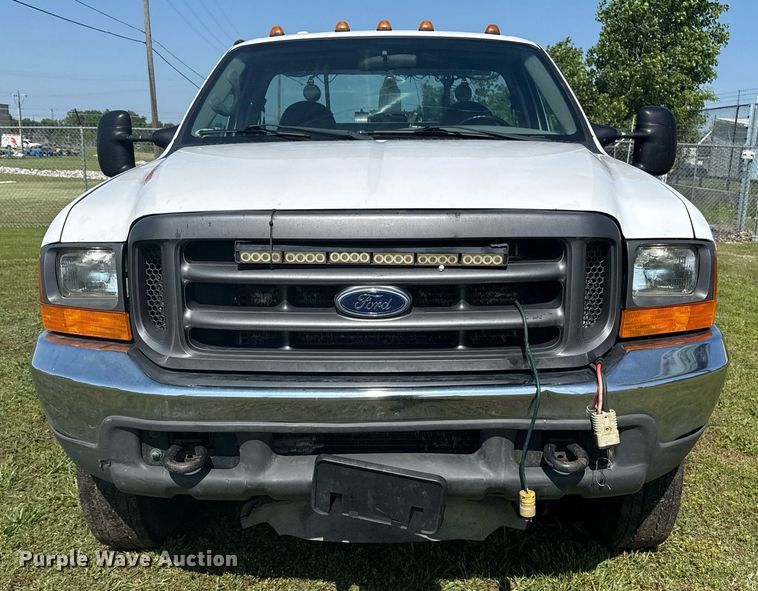 image for item EG8078 2000 Ford F450 Super Duty tow truck