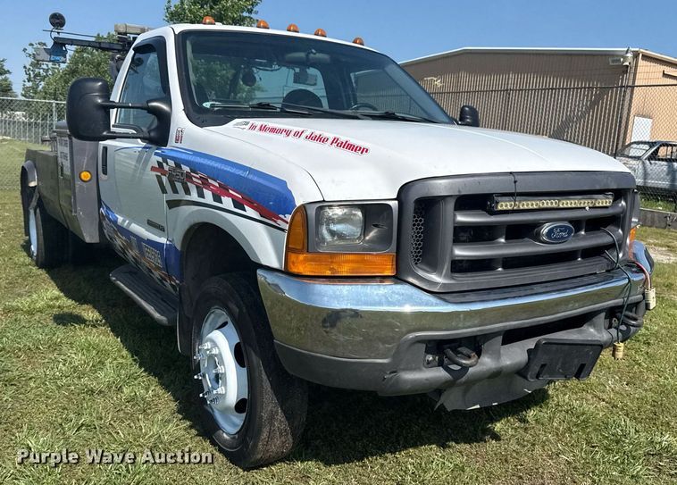 image for item EG8078 2000 Ford F450 Super Duty tow truck