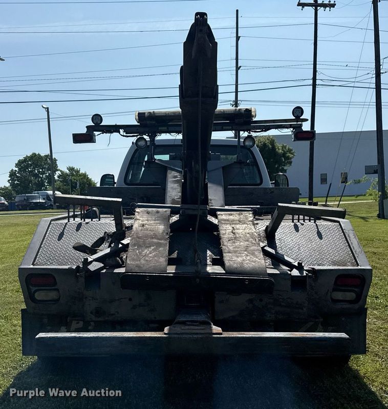image for item EG8078 2000 Ford F450 Super Duty tow truck