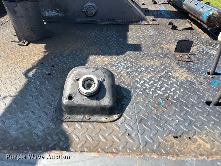 image for item EG8078 2000 Ford F450 Super Duty tow truck