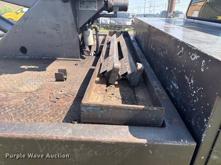 image for item EG8078 2000 Ford F450 Super Duty tow truck