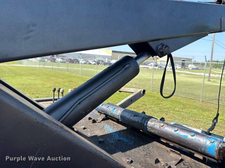 image for item EG8078 2000 Ford F450 Super Duty tow truck