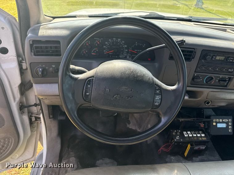 image for item EG8078 2000 Ford F450 Super Duty tow truck