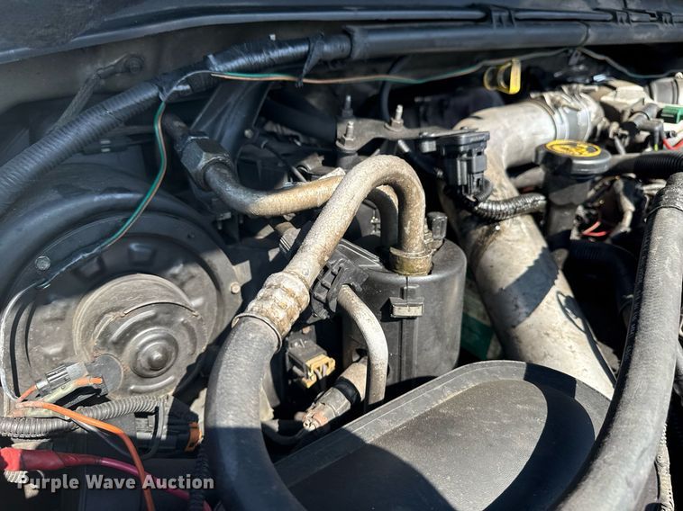 image for item EG8078 2000 Ford F450 Super Duty tow truck