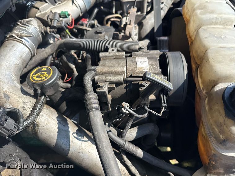 image for item EG8078 2000 Ford F450 Super Duty tow truck