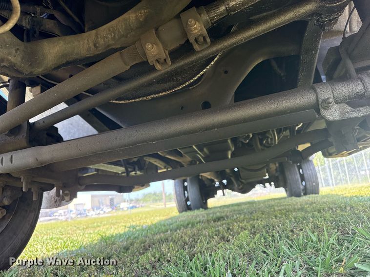 image for item EG8078 2000 Ford F450 Super Duty tow truck