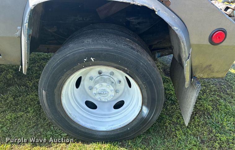 image for item EG8078 2000 Ford F450 Super Duty tow truck