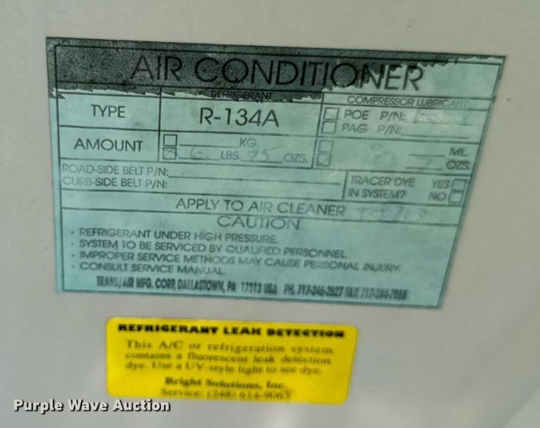 image for item EG8081 2003 Ford E450 shuttle bus