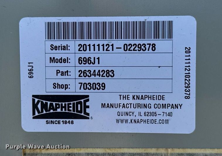 image for item EG8082 2002 Chevrolet Silverado 2500 utility bed pickup truck