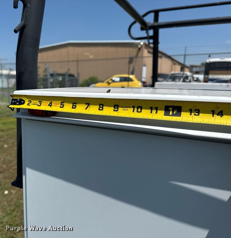 image for item EG8082 2002 Chevrolet Silverado 2500 utility bed pickup truck