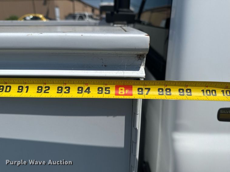 image for item EG8082 2002 Chevrolet Silverado 2500 utility bed pickup truck