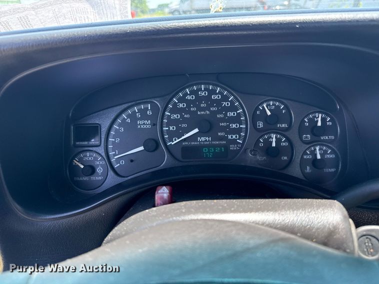 image for item EG8082 2002 Chevrolet Silverado 2500 utility bed pickup truck