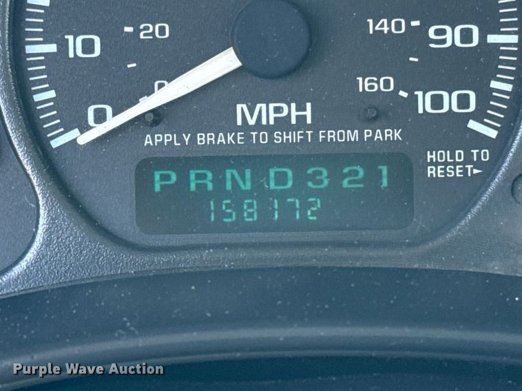 image for item EG8082 2002 Chevrolet Silverado 2500 utility bed pickup truck