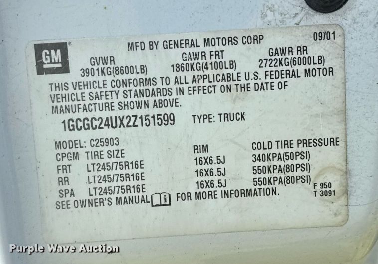 image for item EG8082 2002 Chevrolet Silverado 2500 utility bed pickup truck