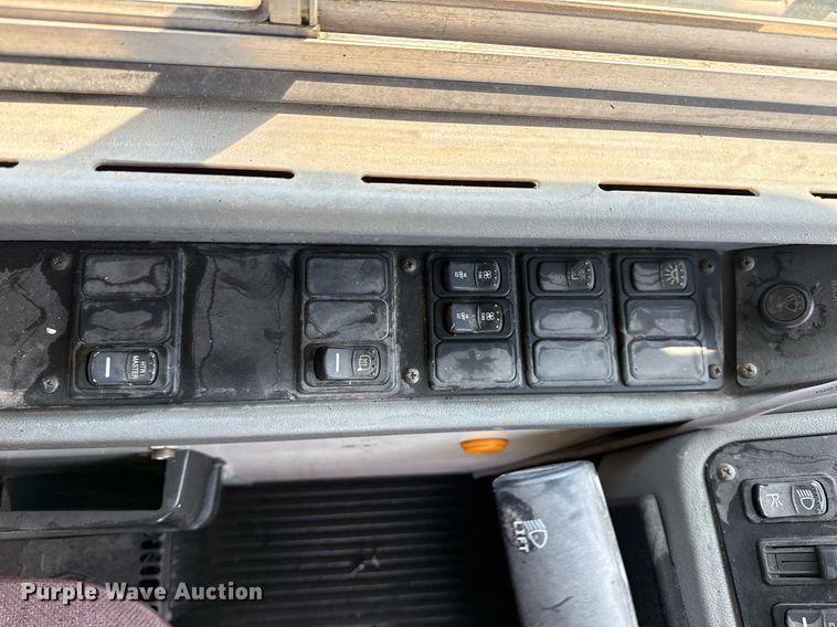 image for item EG8083 2004 Blue Bird school bus