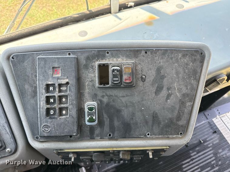 image for item EG8083 2004 Blue Bird school bus