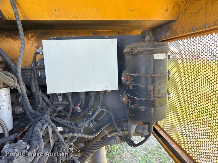 image for item EG8083 2004 Blue Bird school bus