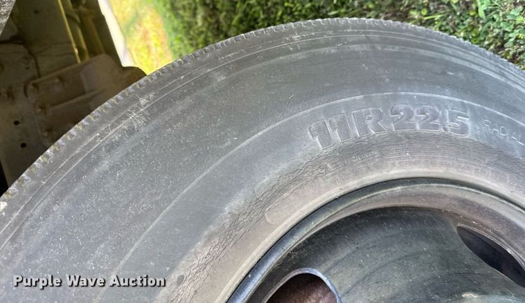 image for item EG8083 2004 Blue Bird school bus