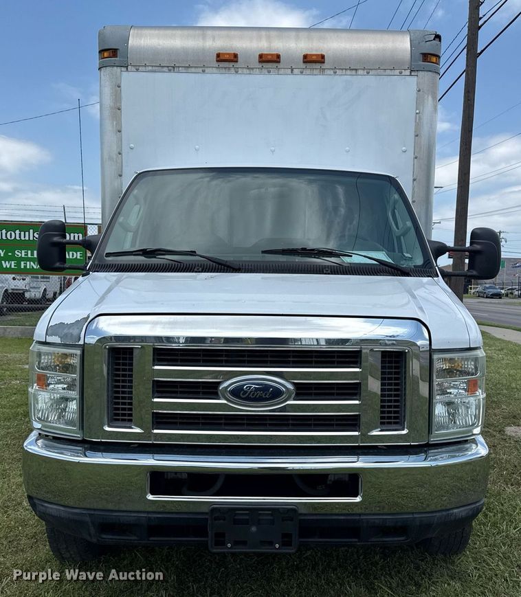 image for item EG8085 2011 Ford E350 Super Duty box truck