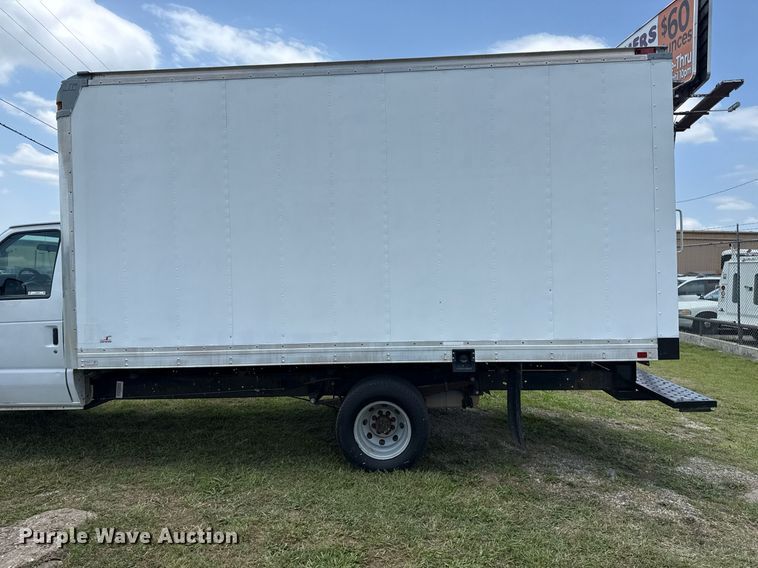 image for item EG8085 2011 Ford E350 Super Duty box truck