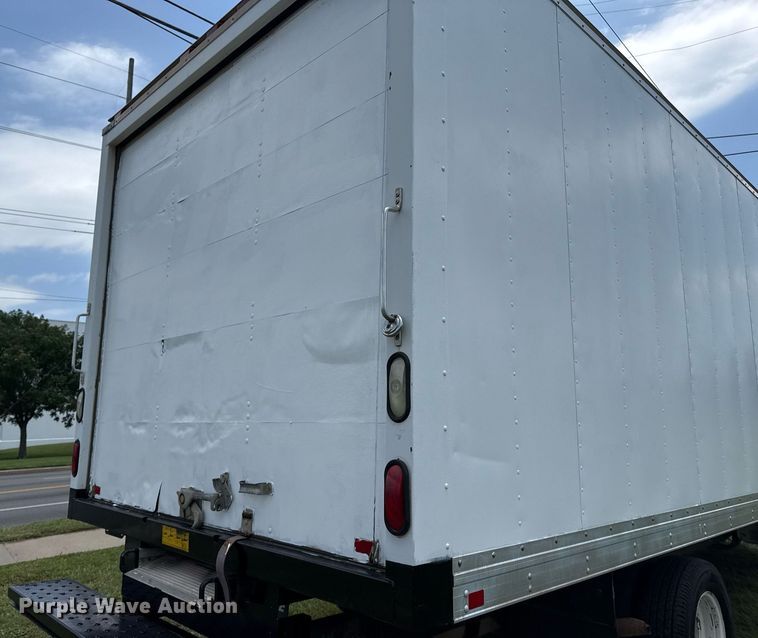 image for item EG8085 2011 Ford E350 Super Duty box truck