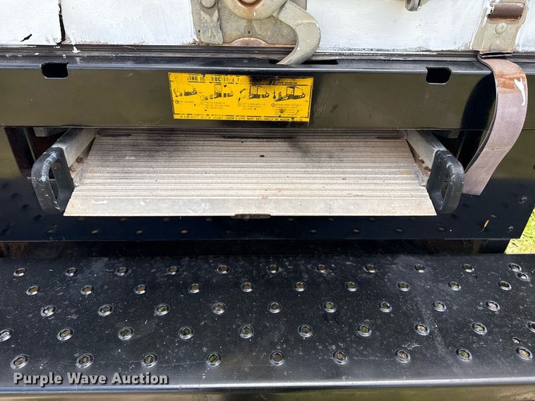 image for item EG8085 2011 Ford E350 Super Duty box truck