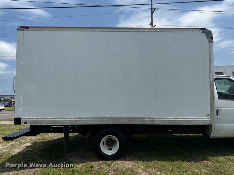 image for item EG8085 2011 Ford E350 Super Duty box truck