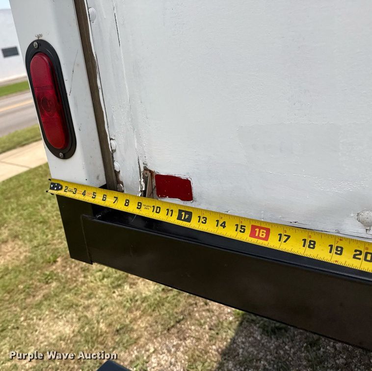 image for item EG8085 2011 Ford E350 Super Duty box truck