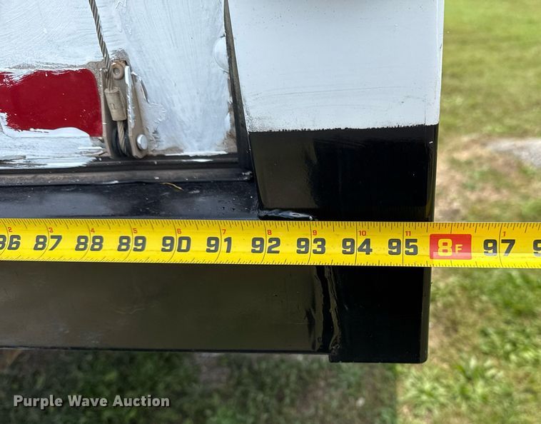 image for item EG8085 2011 Ford E350 Super Duty box truck