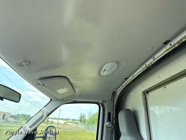 image for item EG8085 2011 Ford E350 Super Duty box truck