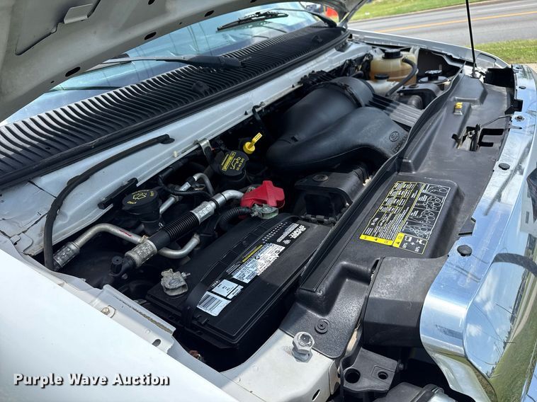 image for item EG8085 2011 Ford E350 Super Duty box truck