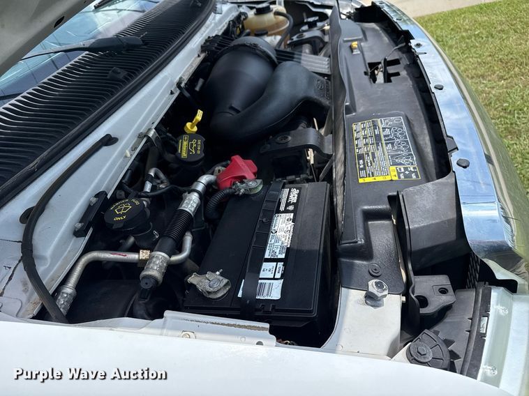 image for item EG8085 2011 Ford E350 Super Duty box truck