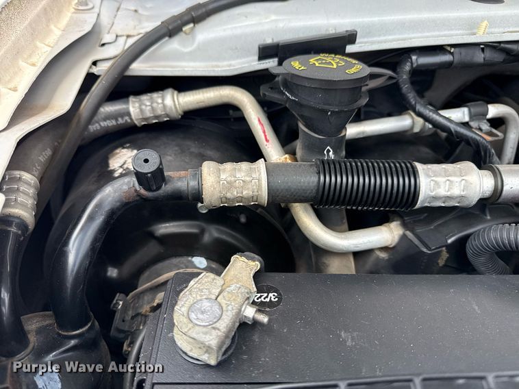 image for item EG8085 2011 Ford E350 Super Duty box truck