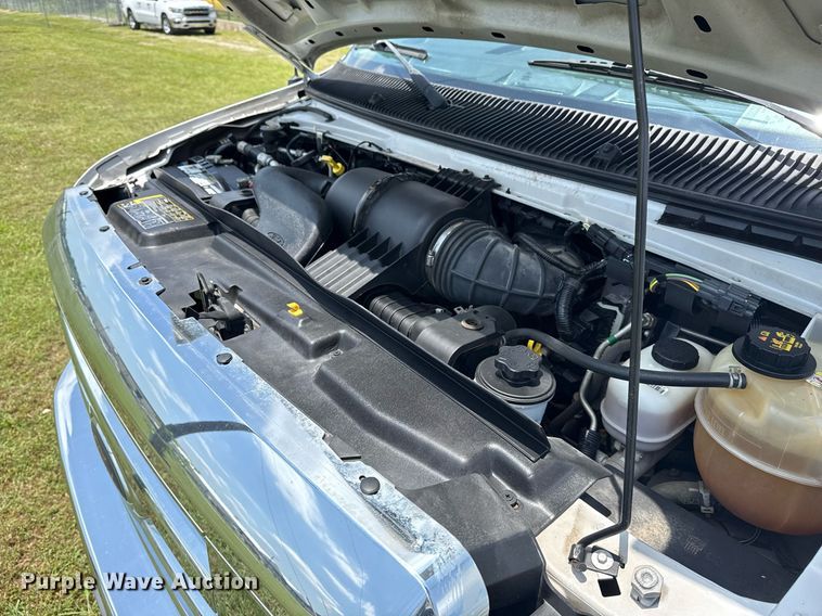 image for item EG8085 2011 Ford E350 Super Duty box truck