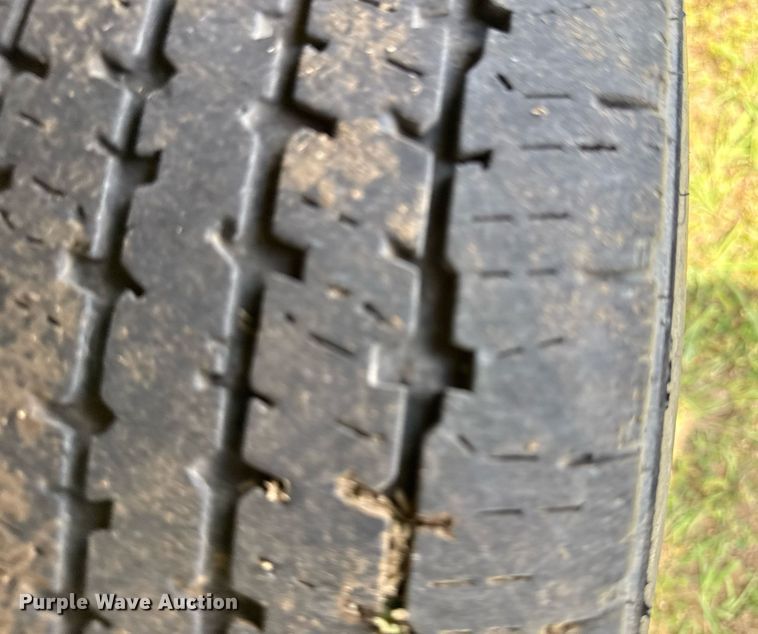 image for item EG8085 2011 Ford E350 Super Duty box truck